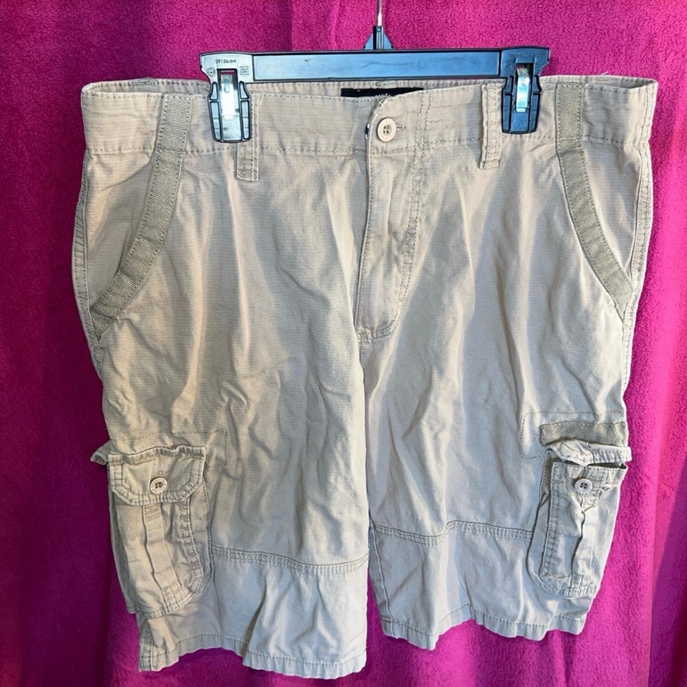 Polo Shorts
Size 32
In good condition